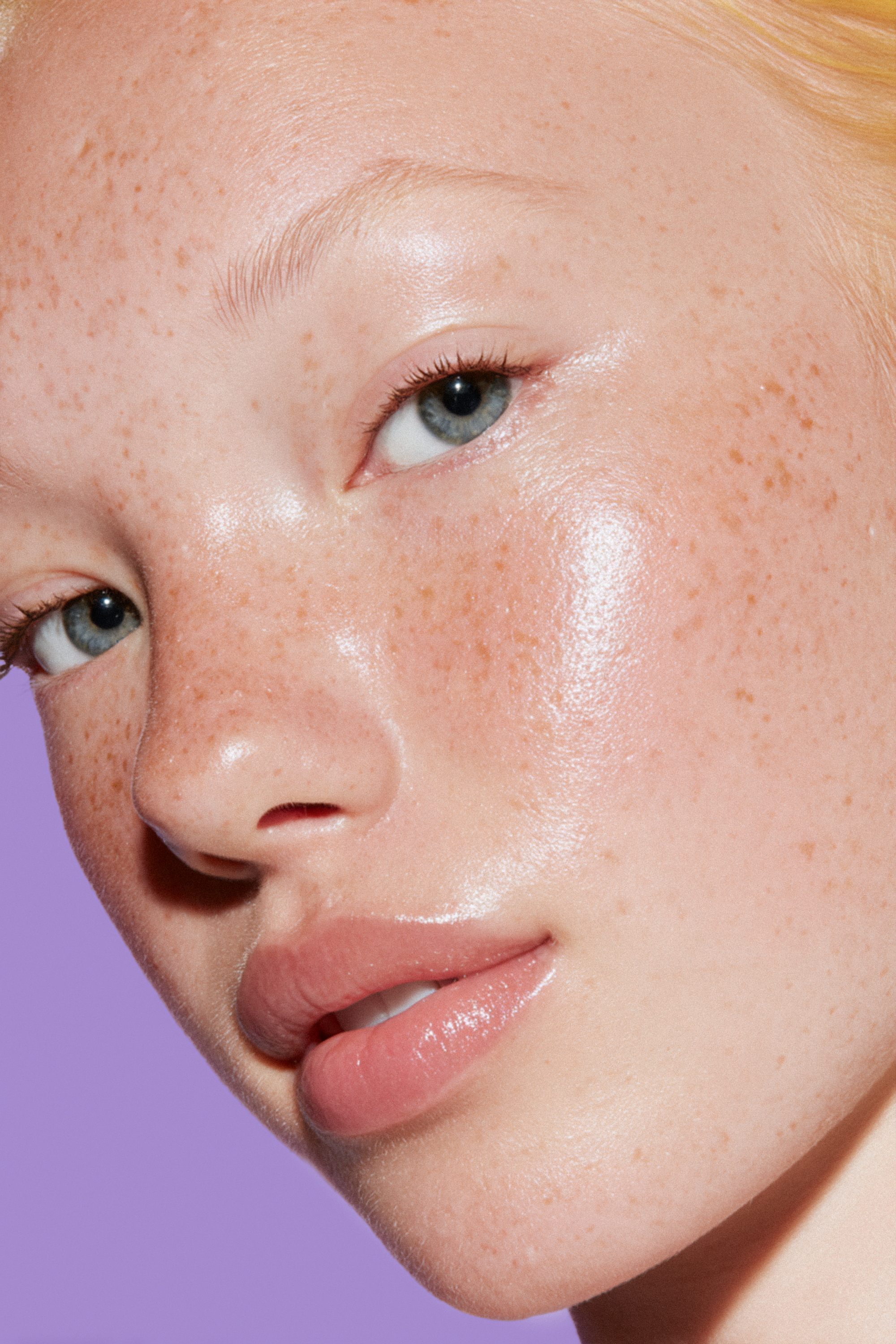 Pressed mineral powder